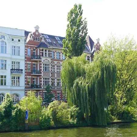 Escapade En Bord De Spree *